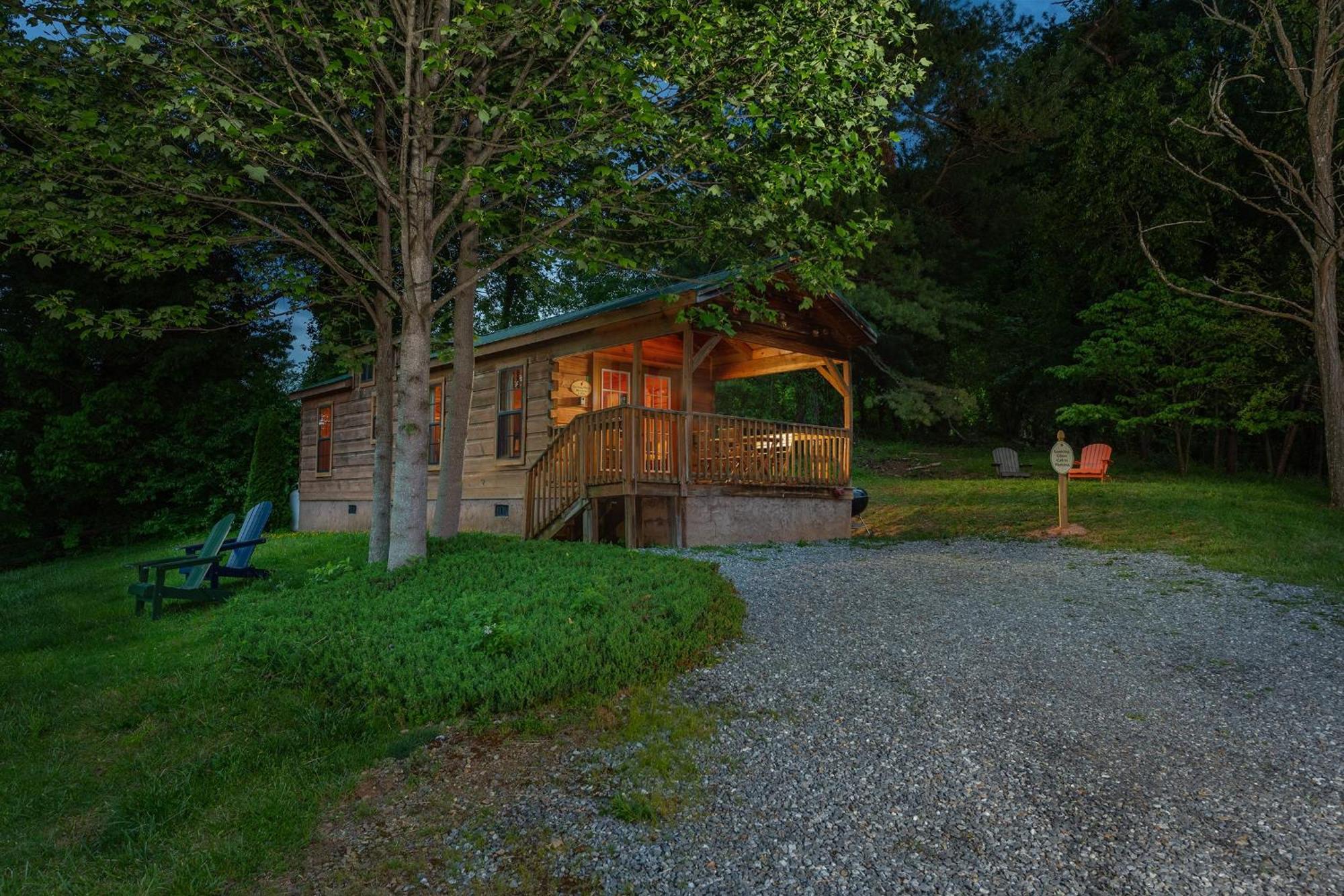 Engadine Inn And Cabins Candler Exteriér fotografie